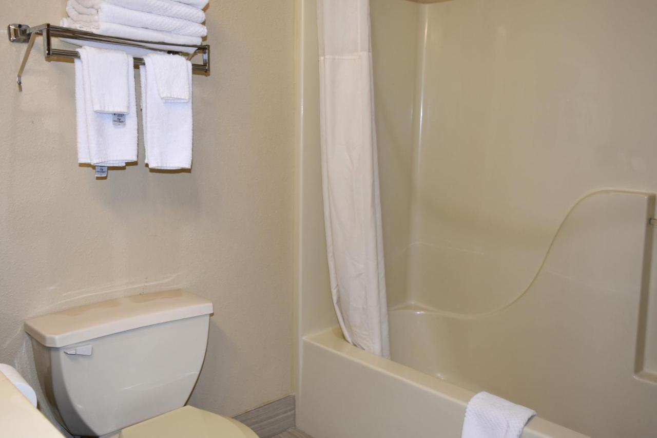 Quality Inn & Suites Brooks Louisville South Extérieur photo