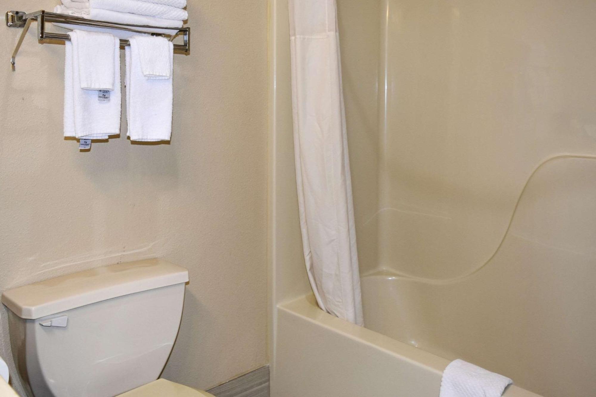 Quality Inn & Suites Brooks Louisville South Extérieur photo