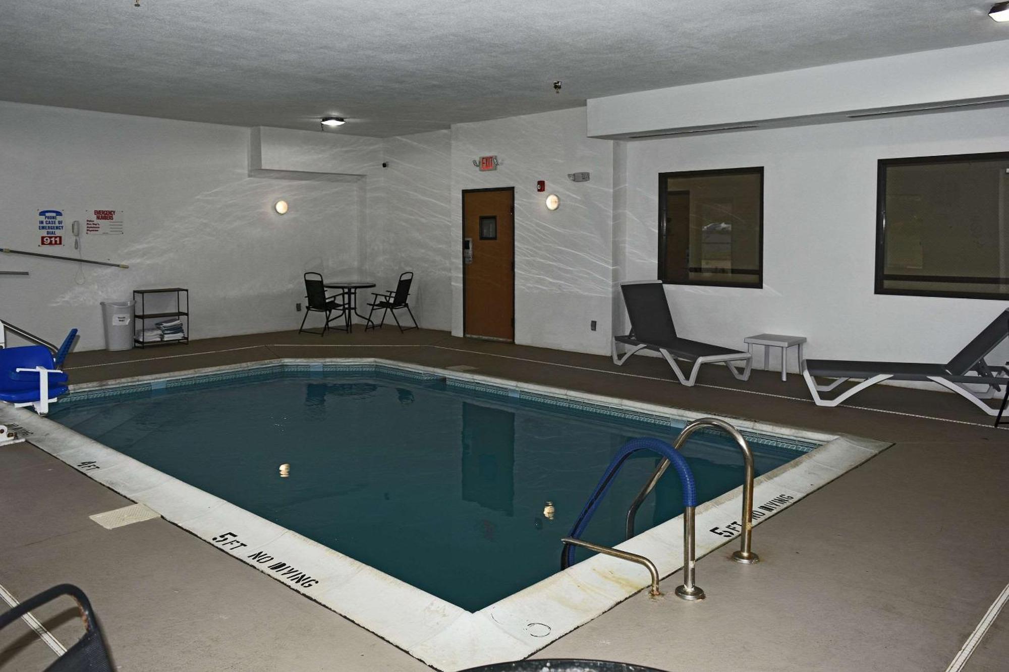 Quality Inn & Suites Brooks Louisville South Extérieur photo