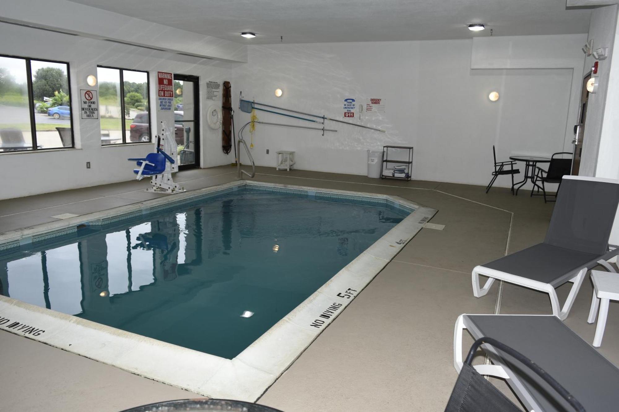 Quality Inn & Suites Brooks Louisville South Extérieur photo